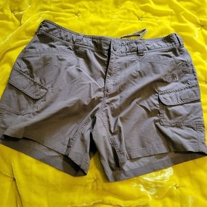 * LAST CHANCE* The North Face loive khaki shorts size 12